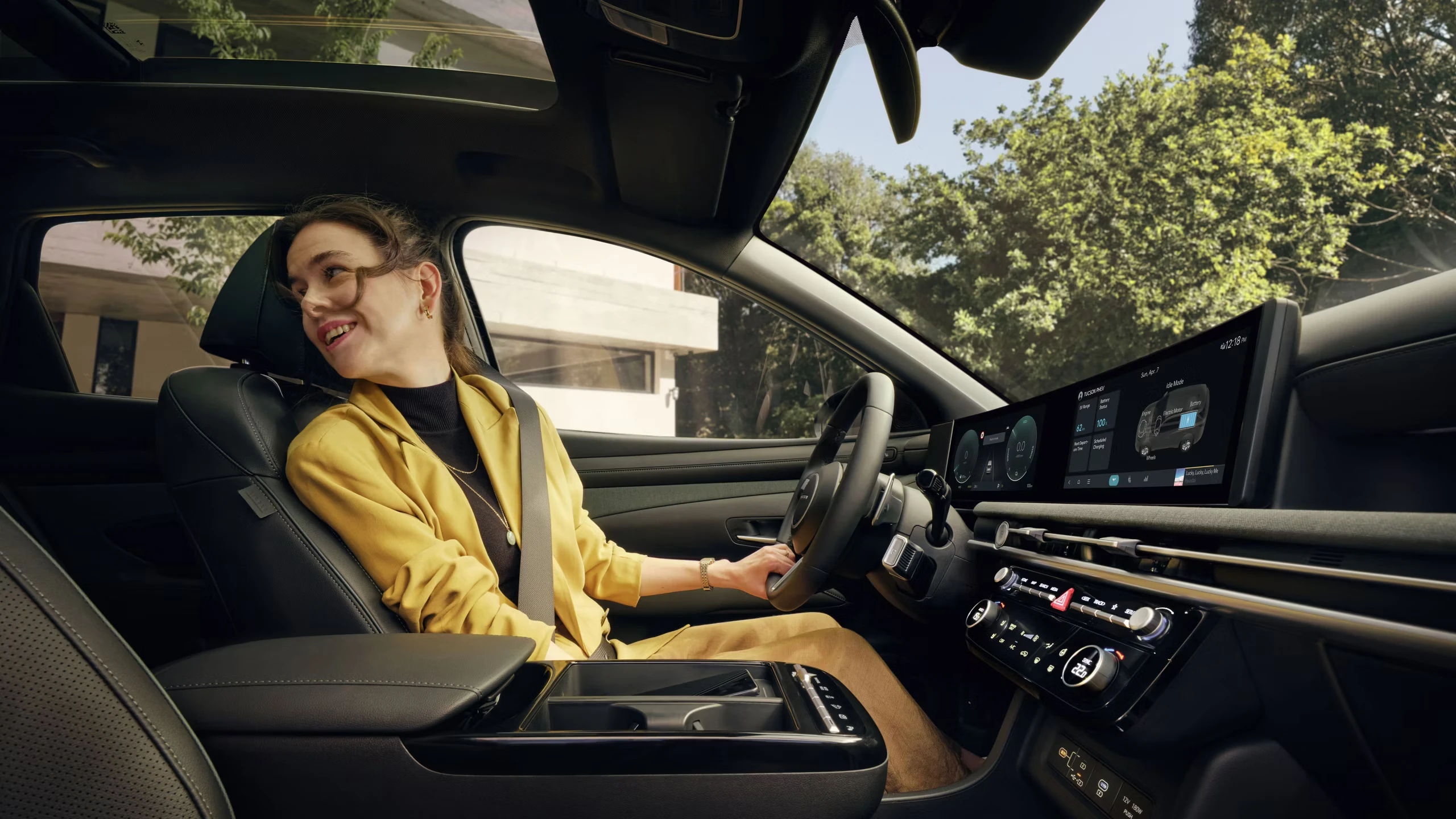 Hyundai Tucson PHEV 2024 Interior 08 SKV Int 16X9